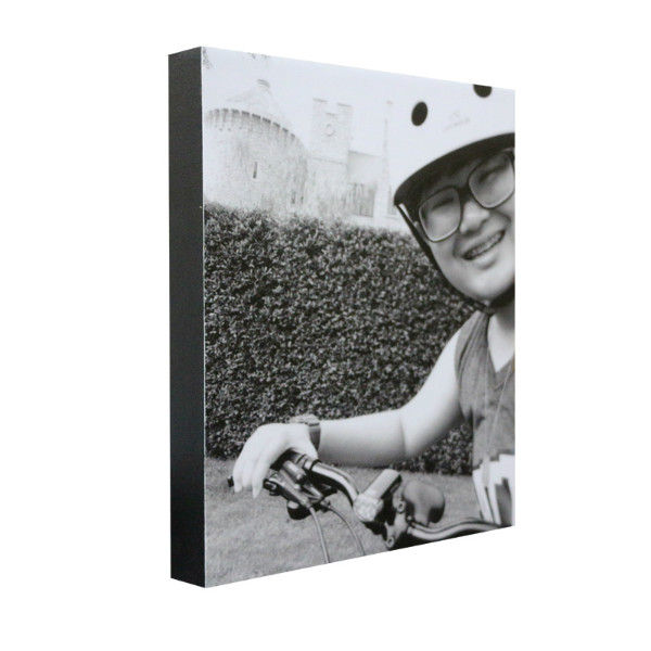 กรอบลอยภาพถ่ายขาวดำ